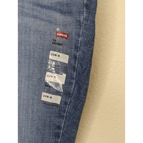 Levis 711 Skinny Jeans Distressed Soft Stretchy High Rise Womens Size 22 W - Picture 3 of 7